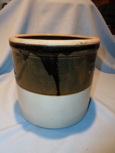 OLD BROWN AND TAN OPEN TOP CROCK 2 GALLON