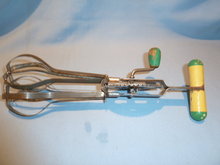 VINTAGE A & J SUPER CENTER DRIVE HAND BEATER MIXER