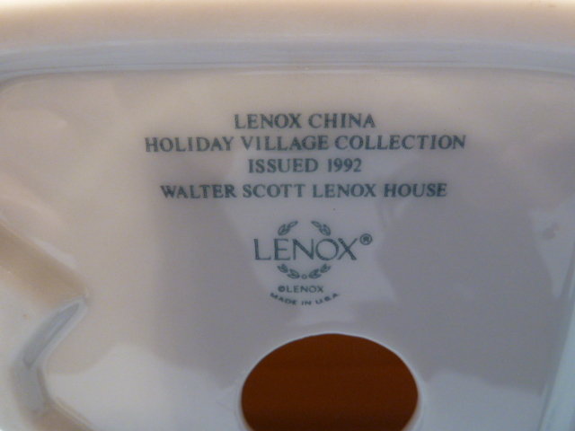 LENOX CHINA HOLIDAY VILLAGE COLLECTION WALTER SCOTT LENOX HOUSE MADE TO LIGHT UP