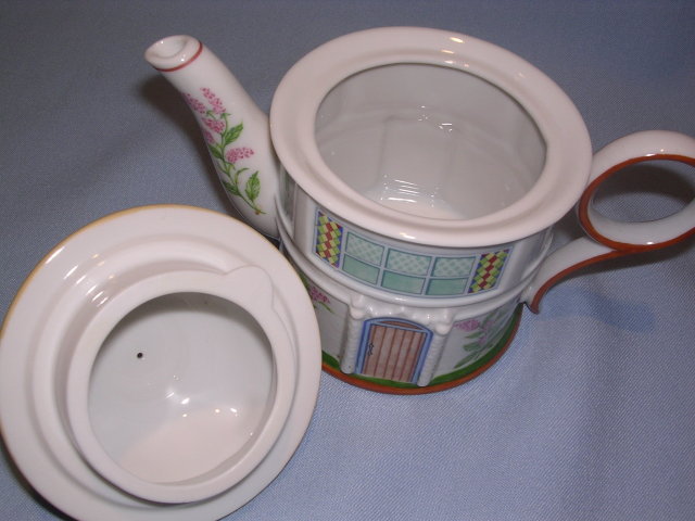 LENOX CHINA ENGLISH GARDEN COLLECTION WATERING CAN GARDENER'S COTTAGE TEAPOT TEA POT