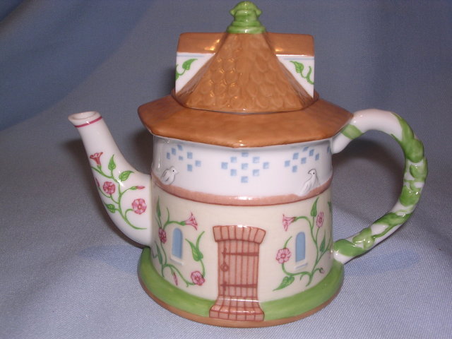 LENOX CHINA ENGLISH GARDEN COLLECTION DOVECOTE TEAPOT TEA POT