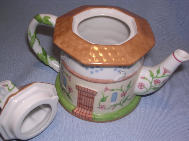 LENOX CHINA ENGLISH GARDEN COLLECTION DOVECOTE TEAPOT TEA POT