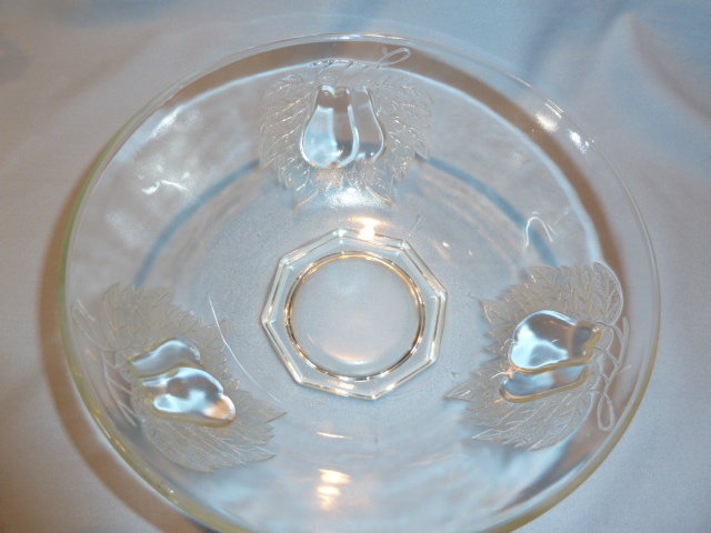 JEANNETTE DEPRESSION GLASS BALTIMORE PEAR CRYSTAL SALAD BOWL