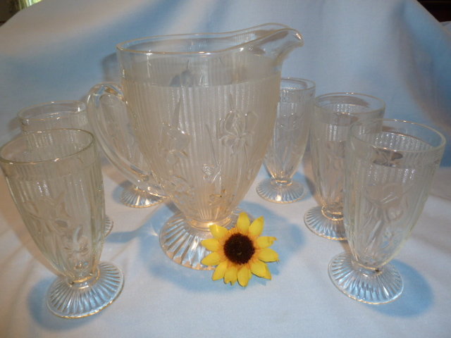 CLEAR JEANNETTE IRIS & HERRINGBONE FOOTED WATER TUMBLER GLASS