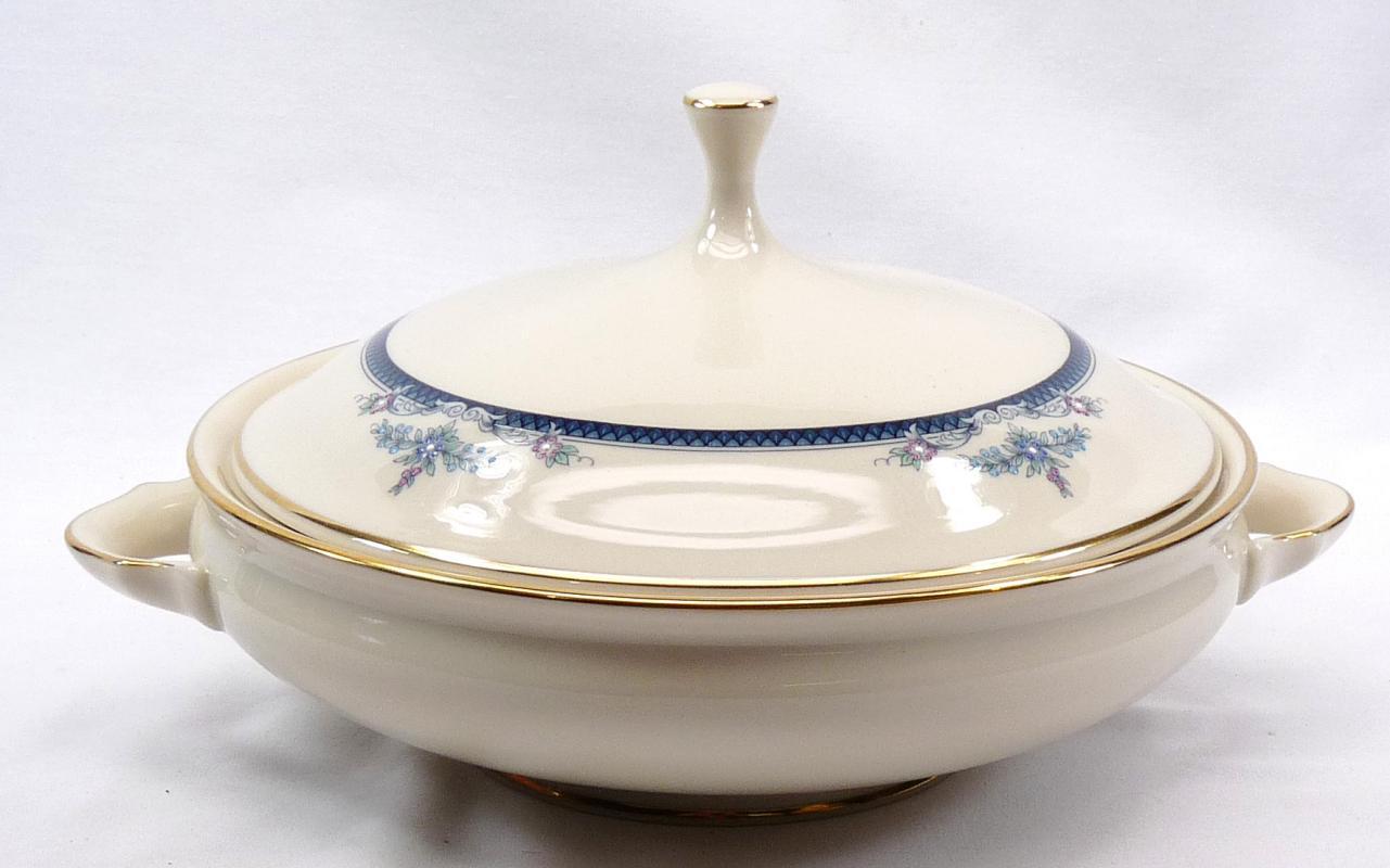 LENOX COLUMBIA Round Covered Vegetable Bowl