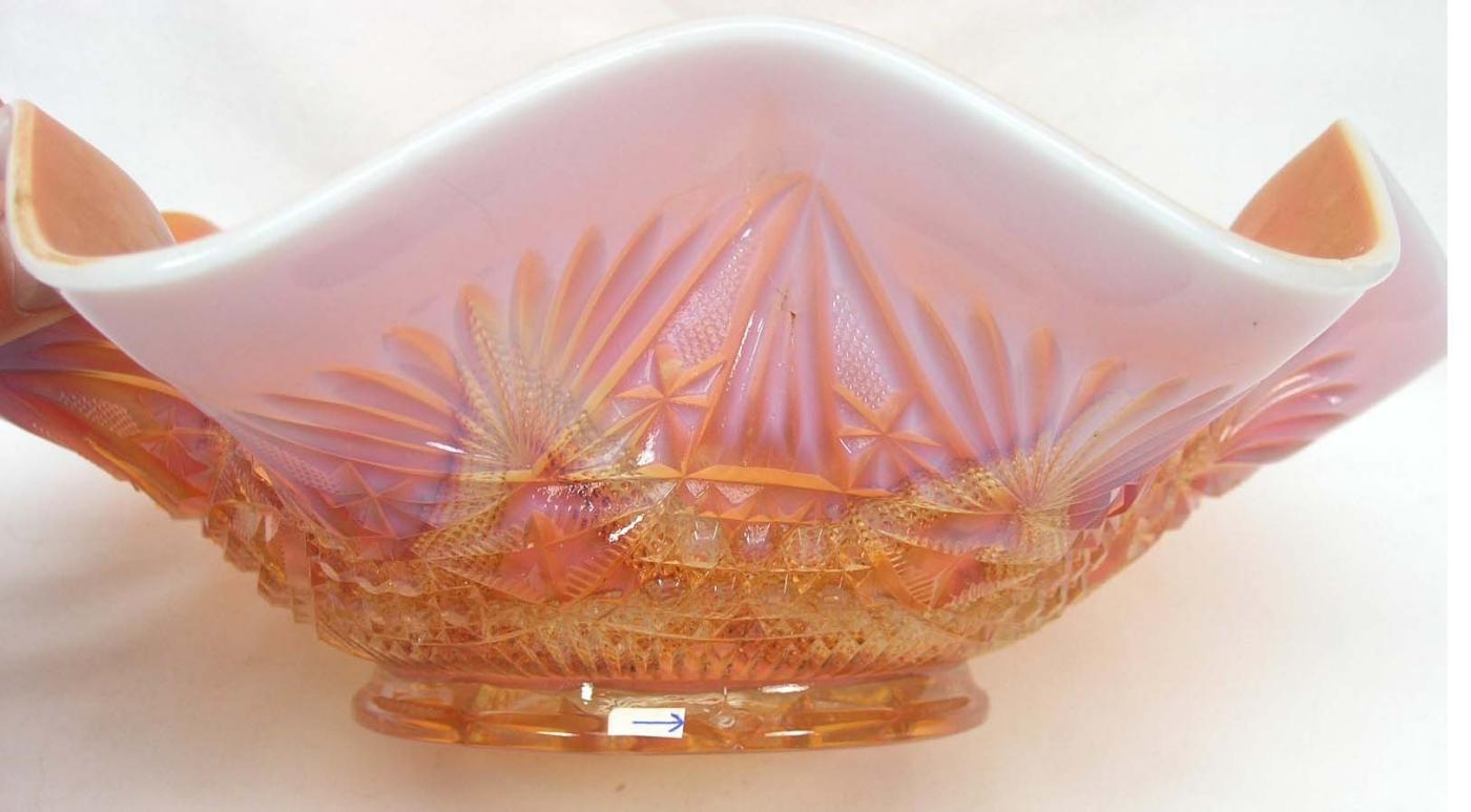 DUGAN Carnival SKI STAR COMPASS Peach Opalescent Bowl