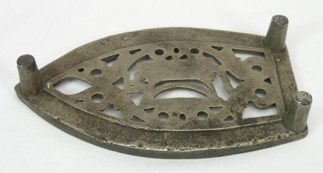 Antique ROSENBAUM UNEEDIT Gas Iron Trivet Stand