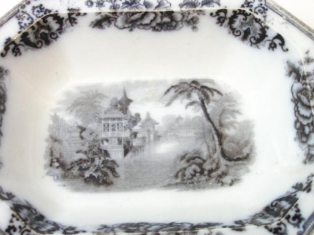 1848 Davenport Cyprus Flow Mulberry Serving Bowl