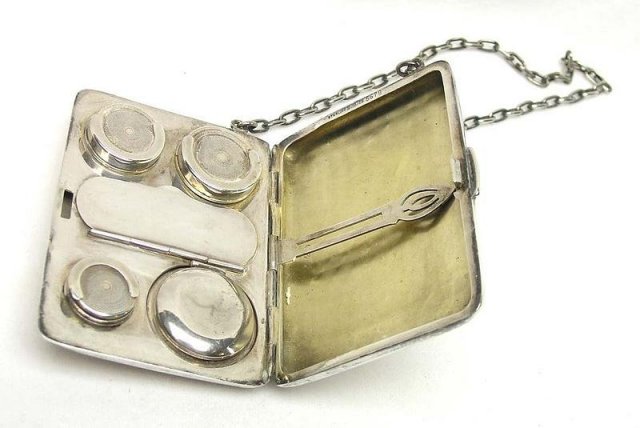 Victorian Sterling Coin plus Purse R
