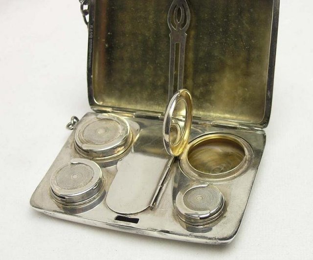 Victorian Sterling Coin plus Purse R