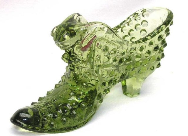 Fenton Colonial Green Glass Cat Slipper Shoe