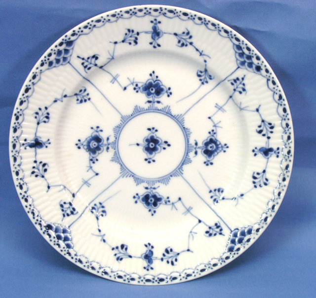 Royal Copenhagen BLUE FLUTED HALF LACE Salad Plate 573