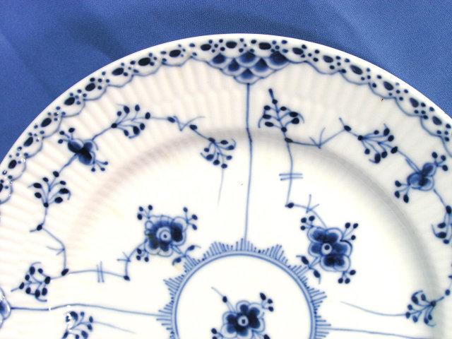 Royal Copenhagen BLUE FLUTED HALF LACE Salad Plate 573