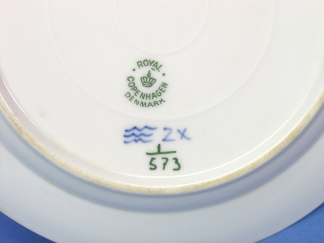 Royal Copenhagen BLUE FLUTED HALF LACE Salad Plate 573