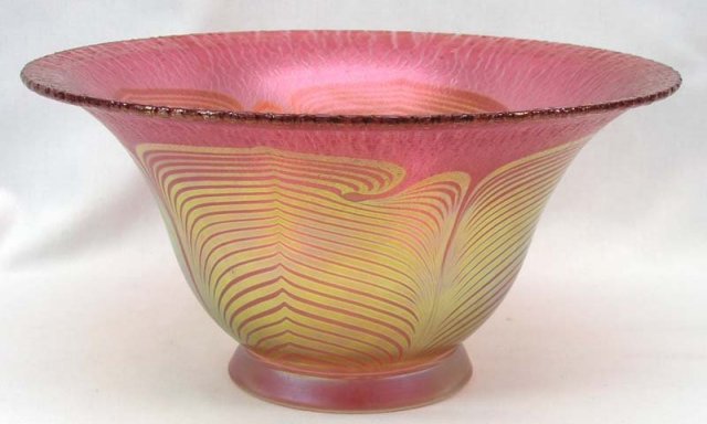 Large 1985 Signed CORREIA Art Glass Bowl Pulled
