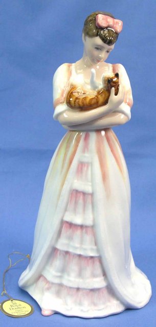 Royal Doulton KIMBERLEY Figurine HN 3382