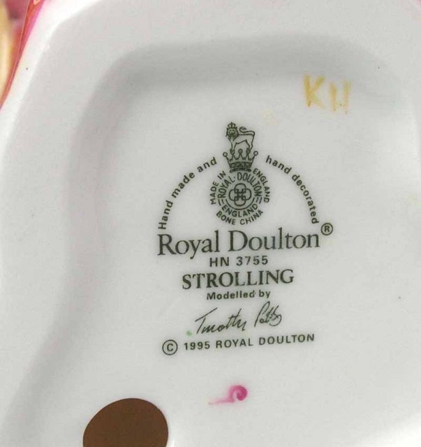 1995 Royal Doulton STROLLING Figurine HN 3755