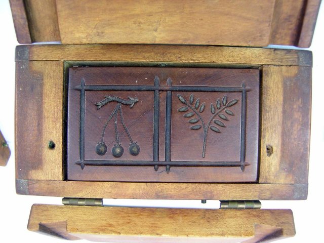 Fine Old Wood Box Type 1/2 Lb. Butter Mold Cherries