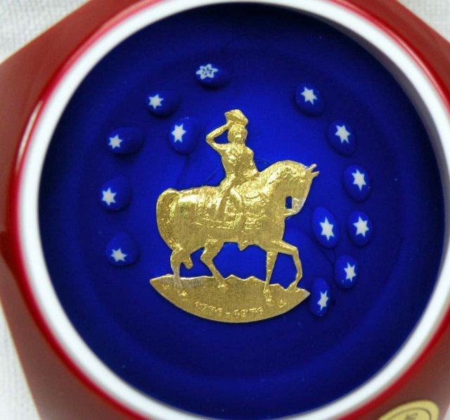 SAINT LOUIS USA Bicentennial Washington Paperweight