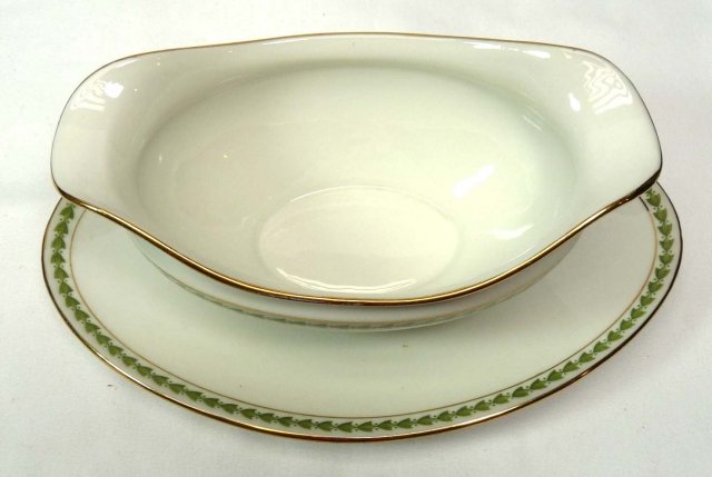 T & V LIMOGES Pattern 5856 Gravy Boat w/ Att Underplate