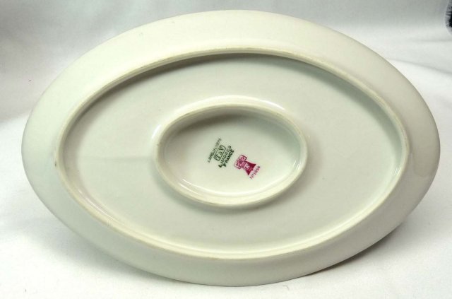 T & V LIMOGES Pattern 5856 Gravy Boat w/ Att Underplate