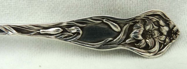 WATSON / Wallace Sterling Silver LILY Sugar Shell Spoon