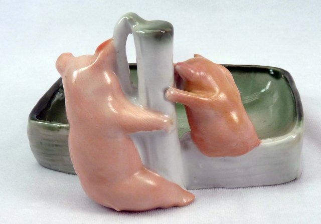 Old German 2 PINK PIGS Soap Dish HAMPTON COURT Souvenir