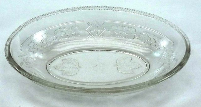 EAPG HOPS BAND Maple Pressed Leaf Band Oval Dish 5x8