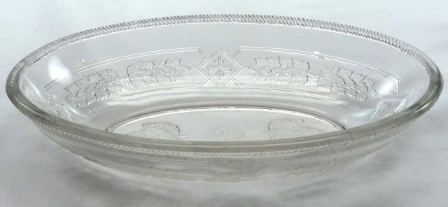 EAPG HOPS BAND Maple Pressed Leaf Band Oval Dish 5x8