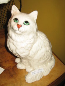 BESWICK CAT FIGURE