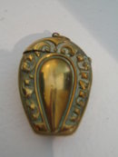 BRASS HORSESHOE MATCH STRIKE/VESTA