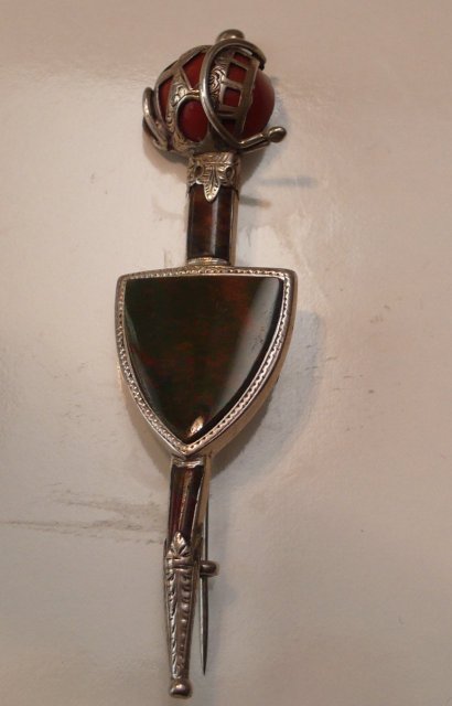 Victorian Scottish Agate Dirk Brooch