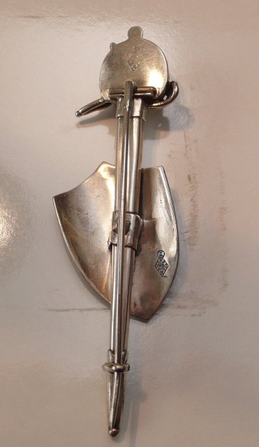 Victorian Scottish Agate Dirk Brooch