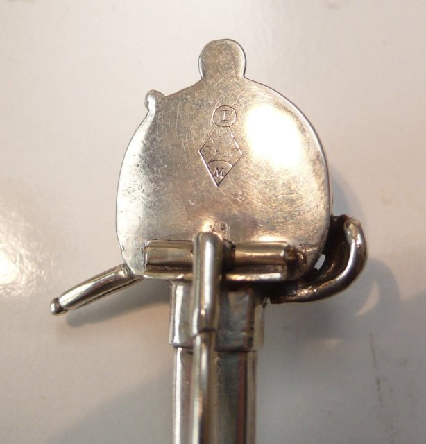 Victorian Scottish Agate Dirk Brooch
