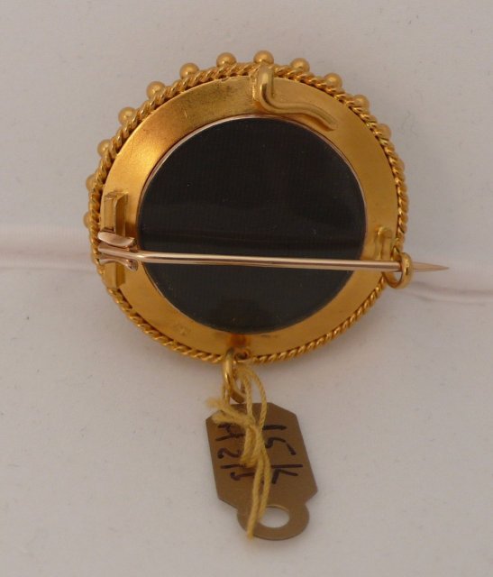 Victorian 15 KT. Gold, Enamel, Banded Agate Brooch