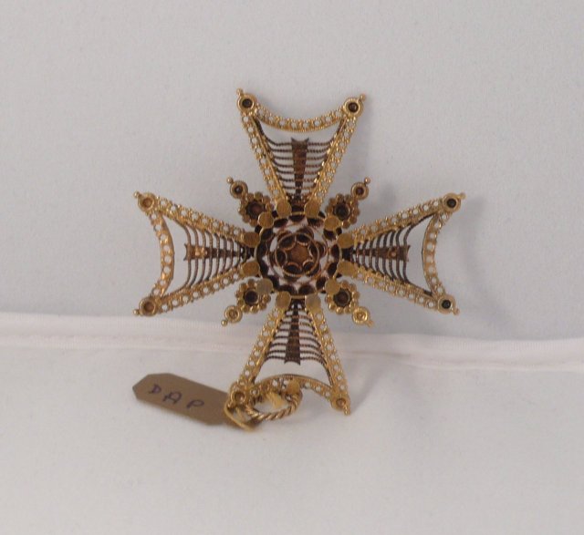 18 Kt. Gold Maltese Cross Pendent