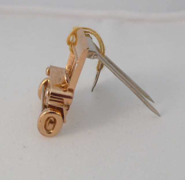 18 Kt Gold Model T Car Brooch