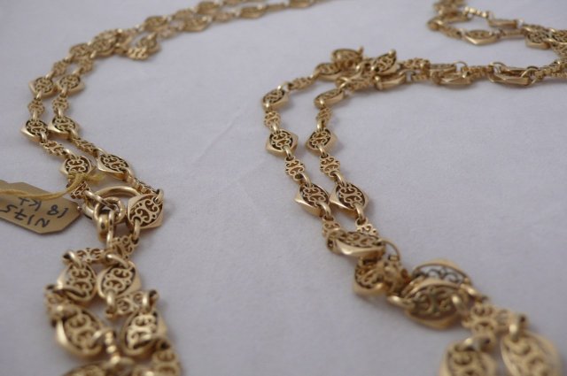 18 Kt. Gold Victorian Longguard necklace