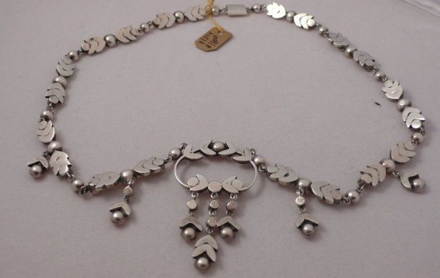 Victorian pink & white paste necklace
