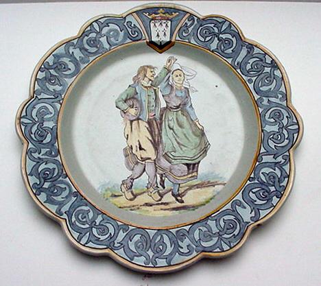 Quimper Unusual Early HR plate with Arabesque