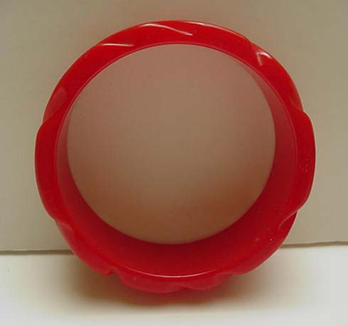 Bakelite Bright Cherry Red Carved Bangle