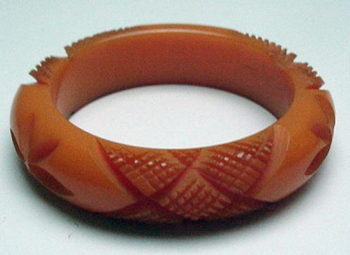 Bakelite Chunky Flower and Criss Croos Bangle