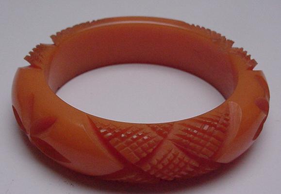 Bakelite Chunky Flower and Criss Croos Bangle