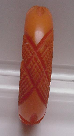 Bakelite Chunky Flower and Criss Croos Bangle