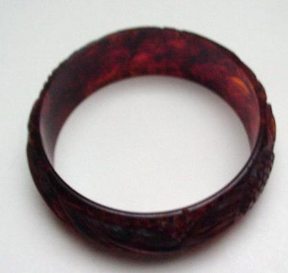 Bakelite Tortoiseshell Color Carved Bracelet