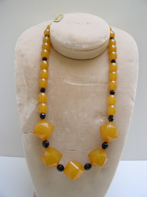 Bakelite Butterscotch and Jet Beaded Necklace