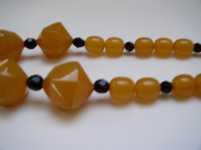 Bakelite Butterscotch and Jet Beaded Necklace