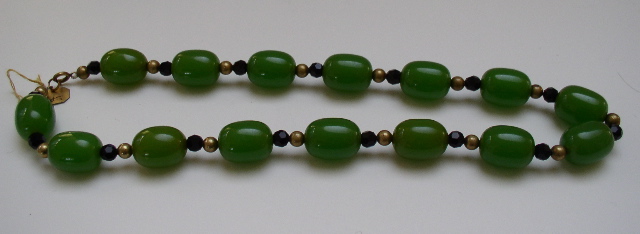 Bakelite Green and French Jet Beaded Necklace