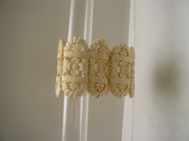 Vintage Bone Carved Stretch Bracelet