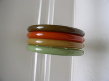 Bakelite Vintage Set of 4 Colored Bangles